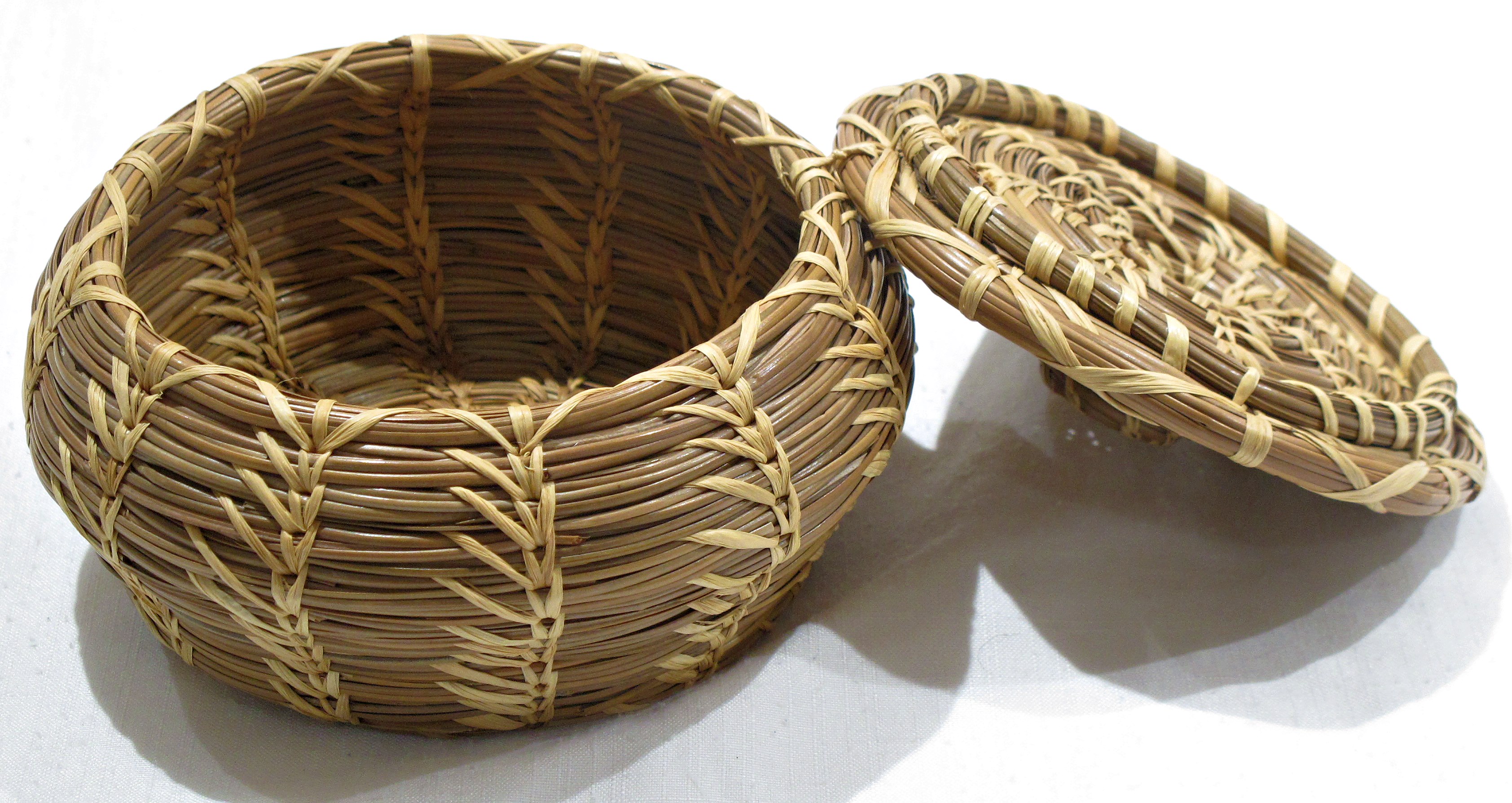 Pine Needle Basket detail - Vivian Allenby (1986.2.1)