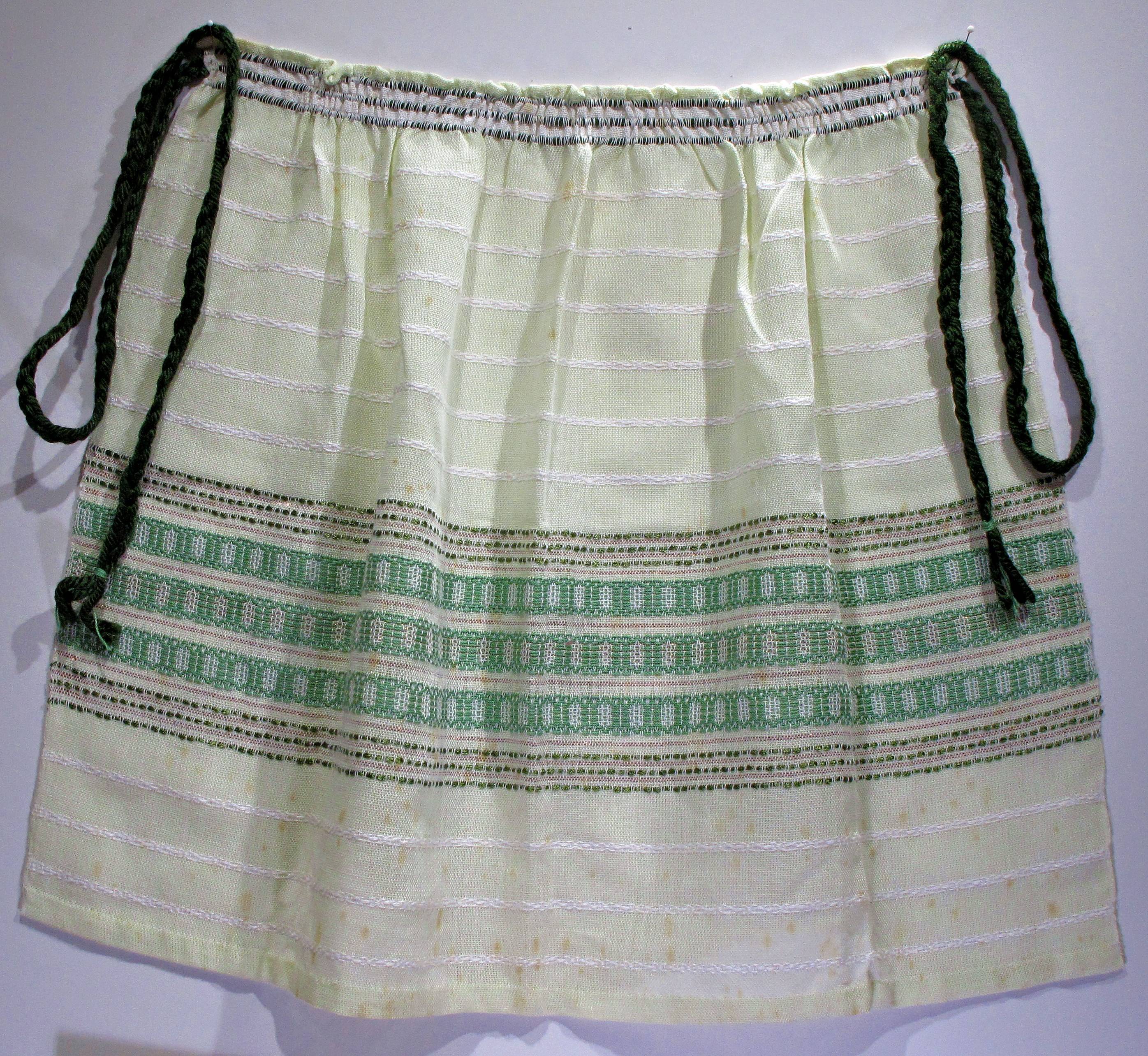 Apron - Iola Worthington (1986.3.1)